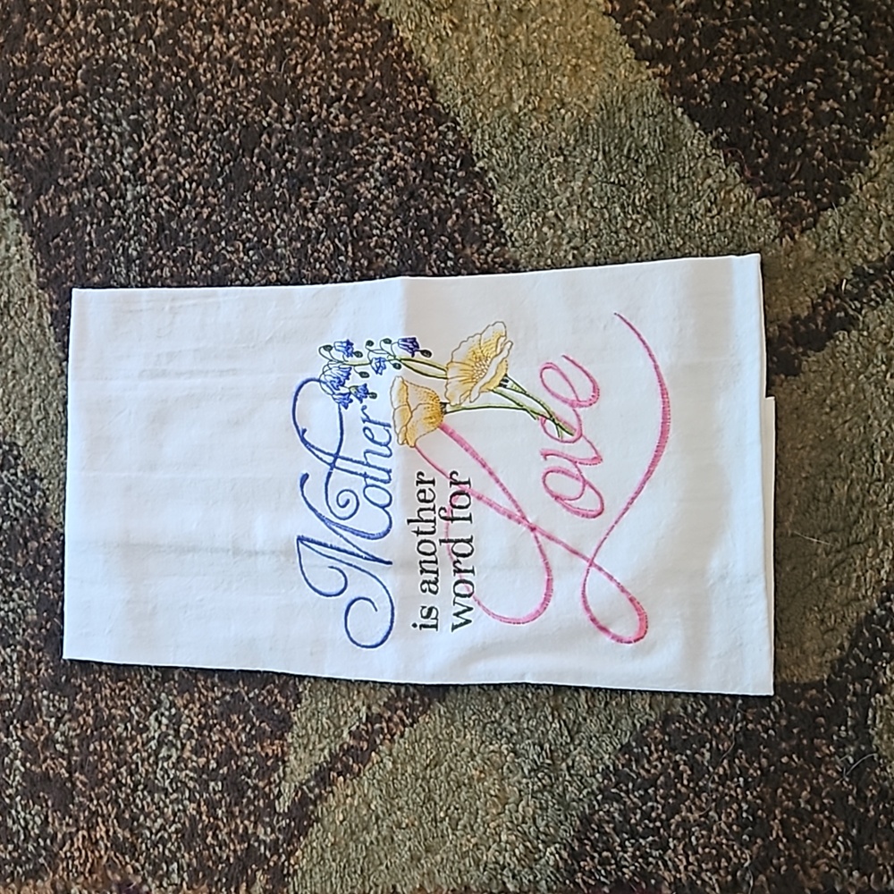Embroidered hand towel, NWOT